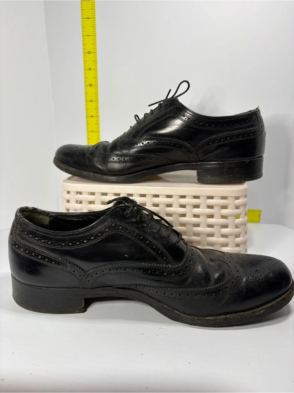 Vintage‎ Florsheim s 7.5d Men's Black Leather Wingtip Dress Shoes. Box 26